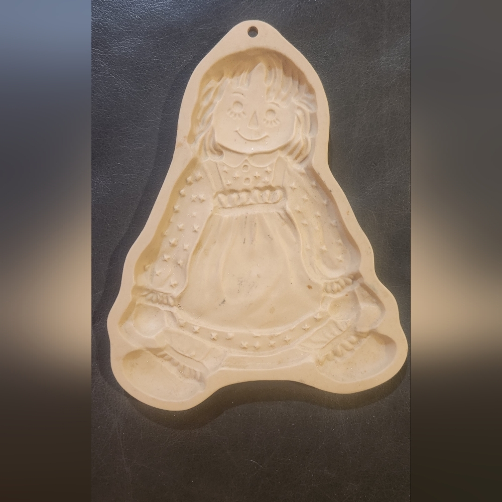 Brown Bag Cookie Mold Raggedy Ann 1985